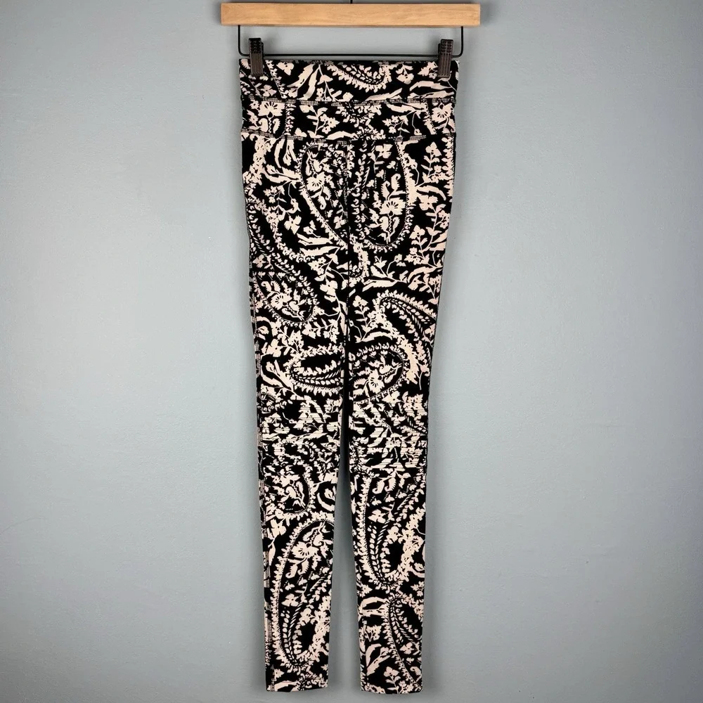 Free People Movement Womens XS‎ Black White Floral Paisley High Rise Leggings